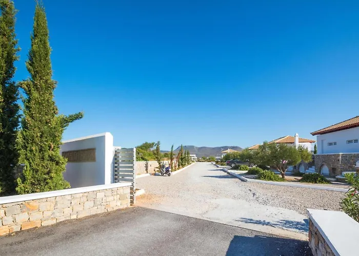 Kaladi Rock Willa Avlemonas